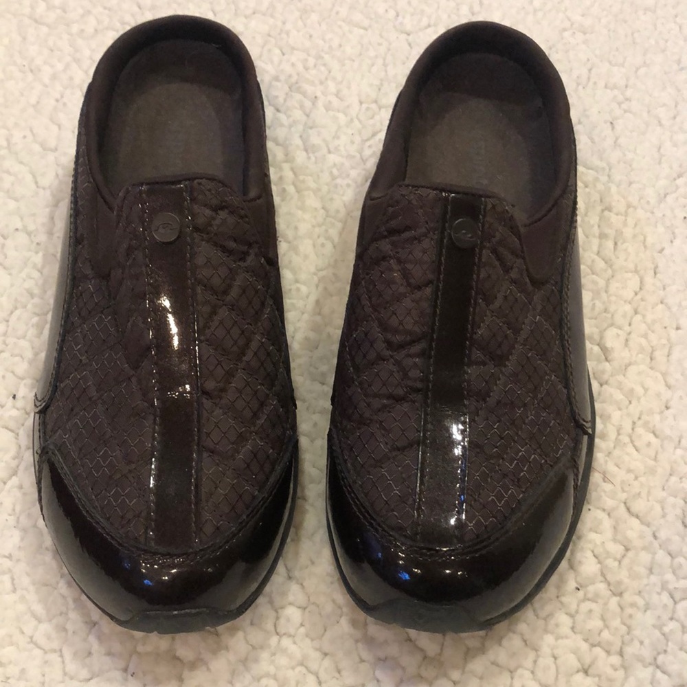 Easy Spirit Traveltime Brown Clog